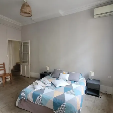 Centre Historique Place Jean Jaures Climatise 6 Couchages Avec Parking Apartment Montpellier