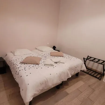 شقة Centre Historique Place Jean Jaures Climatise 6 Couchages Avec Parking