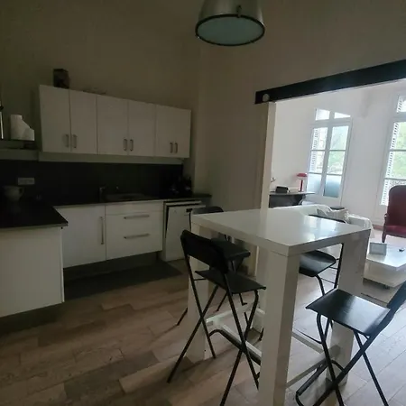 Centre Historique Place Jean Jaures Climatise 6 Couchages Avec Parking