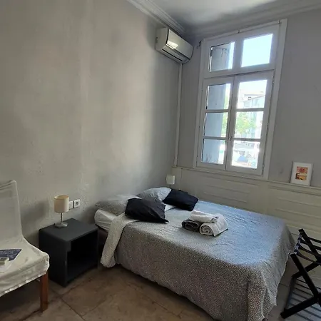Centre Historique Place Jean Jaures Climatise 6 Couchages Avec Parking